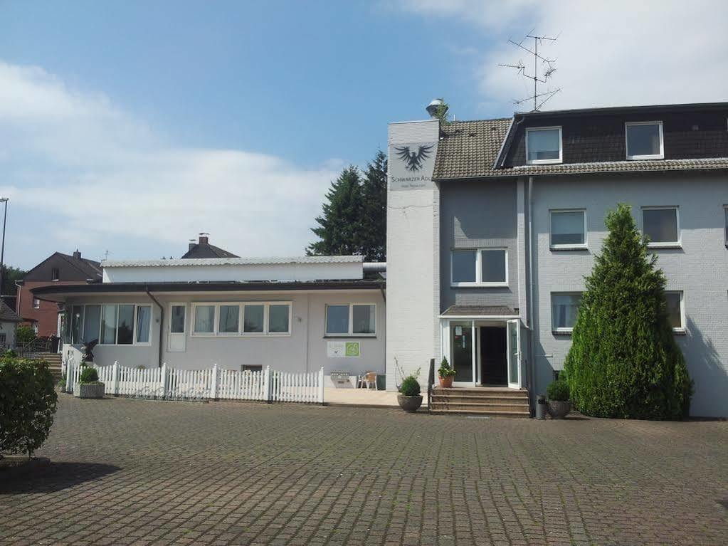 Hotel Schwarzer Adler 뫼르스 외부 사진