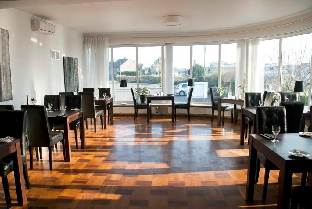 Hotel Schwarzer Adler 뫼르스 외부 사진