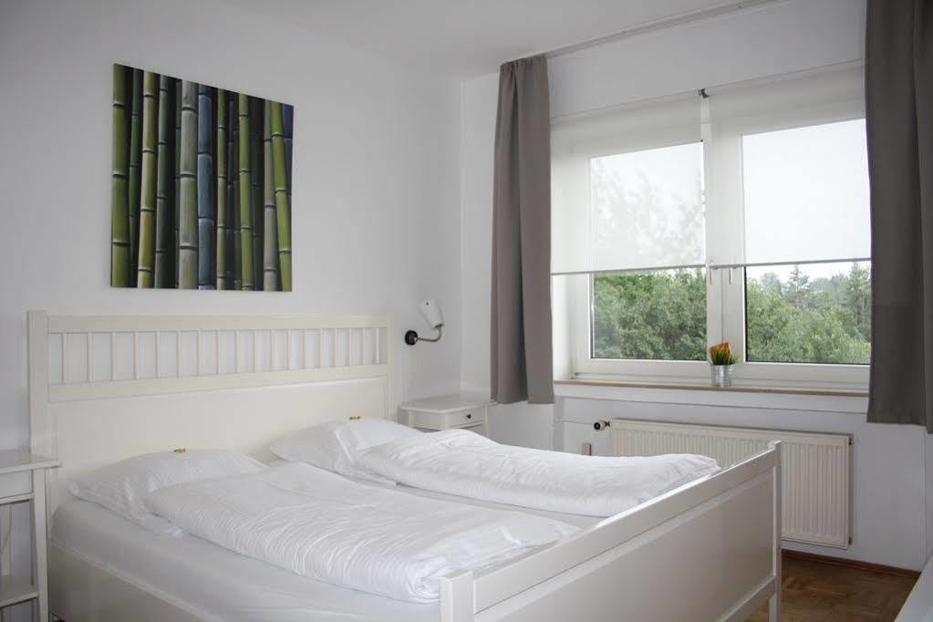 Hotel Schwarzer Adler 뫼르스 외부 사진